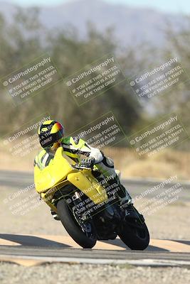 media/Dec-01-2025-Moto Forza (Mon) [[2daa91e15f]]/2-Intermediate Group/Session 3 (Turn 3)/